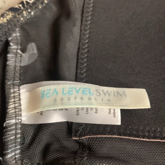 NWOT Sea Level Swim Deep V-Neck Multifit One-Piece Swimsuit Size 8 - Picture 10 of 12